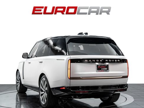 Used 2026 Land Rover Range Rover SV AWD/4WD image 3