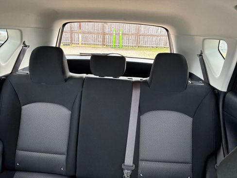 Used 2025 Kia Soul LX w/ LX Technology Package FWD image 31