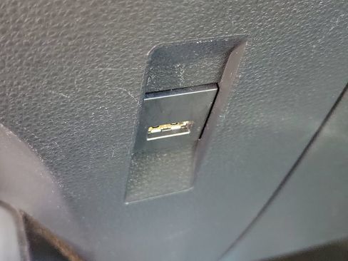 Used 2021 Toyota Corolla LE FWD image 28