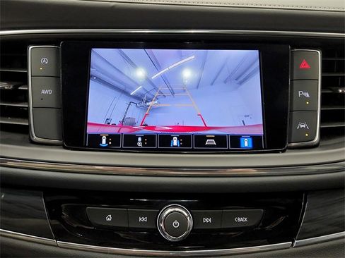 Used 2024 Buick Enclave Premium image 23