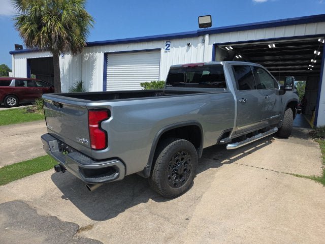 Used 2025 Chevrolet Silverado 2500 High Country w/ High Country Premium Package AWD/4WD image 6