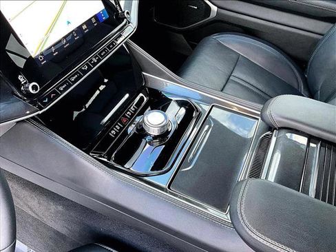 Used 2024 Jeep Wagoneer 2WD image 15