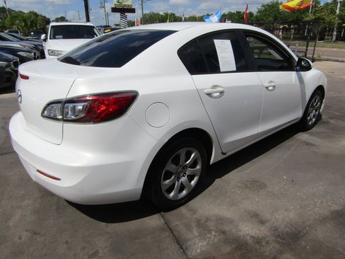 Used 2013 MAZDA MAZDA3 i SV w/ Convenience Pkg image 4