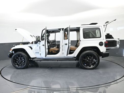 Used 2022 Jeep Wrangler Unlimited Sahara w/ Safety Group image 82