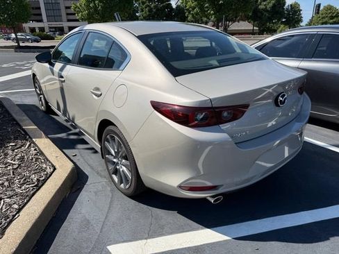 Used 2025 MAZDA MAZDA3 s FWD image 3