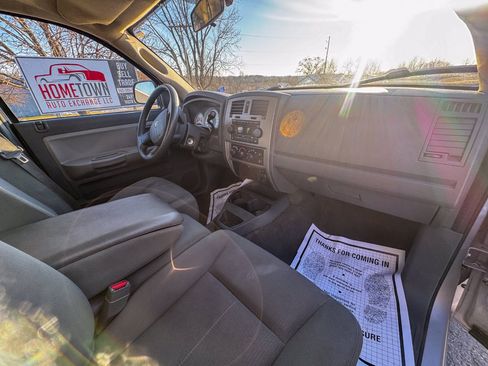 Used 2006 Dodge Dakota SLT image 16