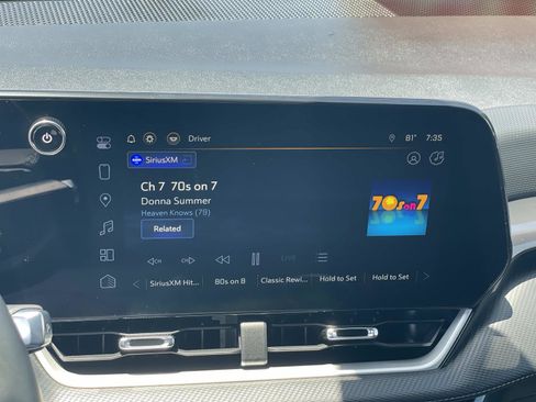 Used 2025 Chevrolet Equinox LT FWD image 13