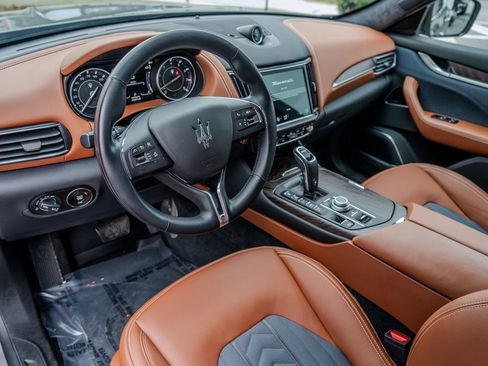 Used 2022 Maserati Levante GT image 4