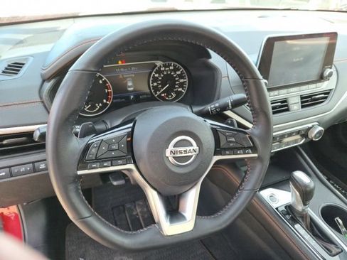 Used 2021 Nissan Altima 2.5 SR w/ SR Premium Package image 17
