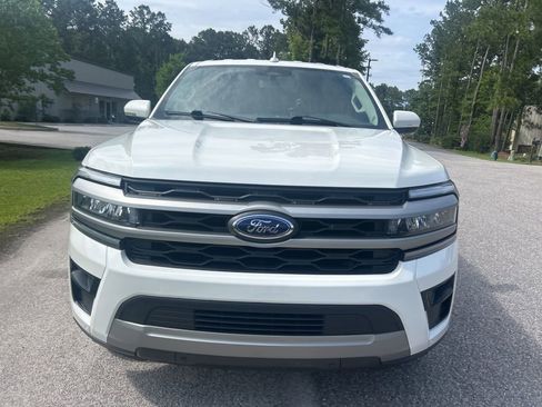 Used 2023 Ford Expedition XLT RWD image 2
