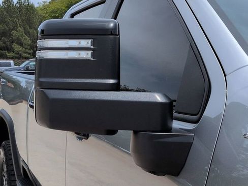 Used 2025 Chevrolet Silverado 2500 ZR2 w/ Technology Package AWD/4WD image 13