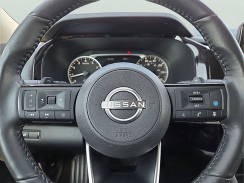 Used 2024 Nissan Pathfinder SL AWD/4WD image 24