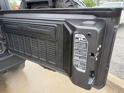 Used 2021 Jeep Wrangler Unlimited Sport AWD/4WD image 27