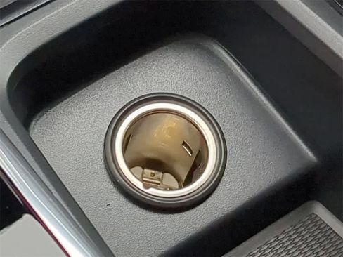 Used 2025 Volvo XC60 B5 Ultra image 30