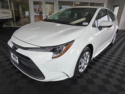 Used 2024 Toyota Corolla LE FWD image 7