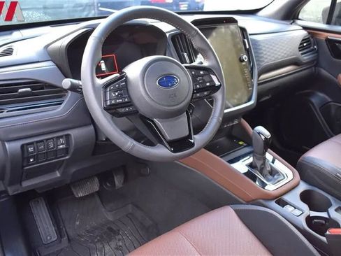 Used 2025 Subaru Forester Touring AWD/4WD image 3