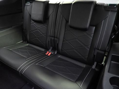 Used 2024 Volkswagen Atlas SE w/ Black Wheel Package AWD/4WD image 22