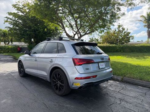 Used 2022 Audi Q5 e Premium Plus w/ Premium Plus Package AWD/4WD image 3