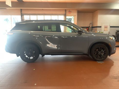 Used 2025 INFINITI QX60 Luxe w/ Black Edition image 2