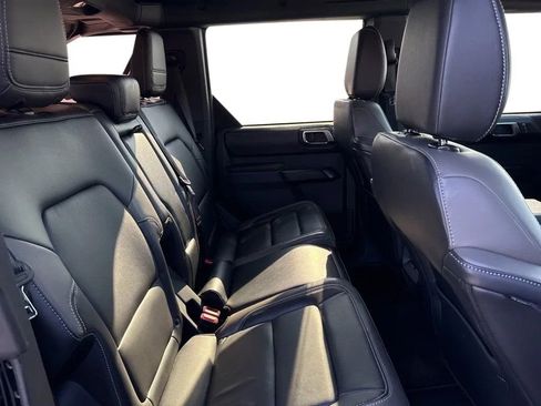 Used 2025 Ford Bronco Outer Banks image 32