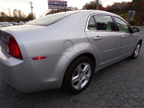Used 2011 Chevrolet Malibu LS image 9