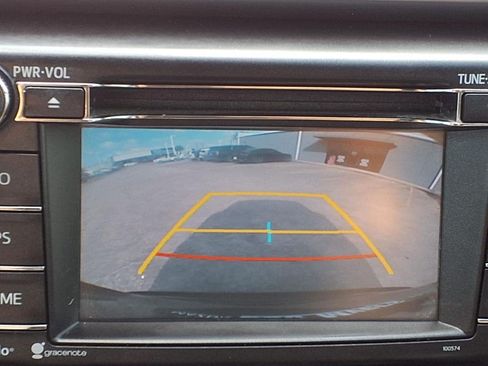 Used 2017 Toyota RAV4 XLE FWD image 29