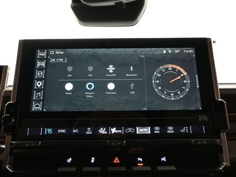 Used 2025 GMC Hummer EV 2X w/ LPO, Sport Package AWD/4WD image 32