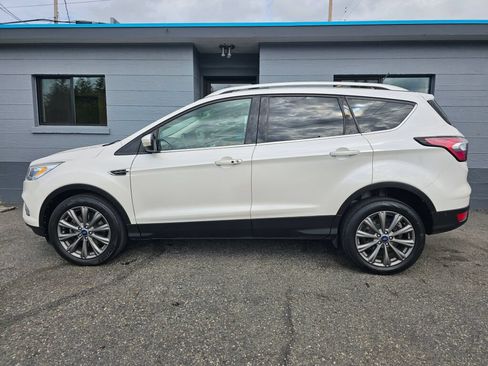 Used 2018 Ford Escape Titanium w/ Ford Safe & Smart Package AWD/4WD image 2
