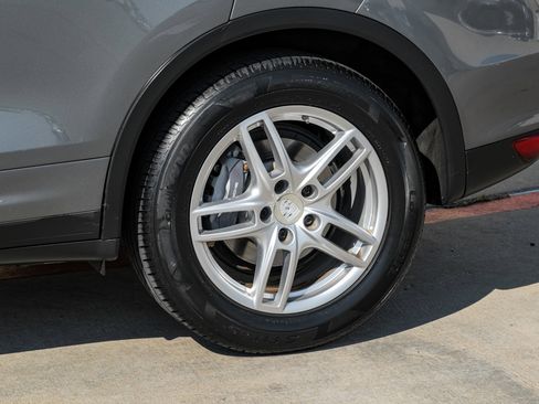 Used 2014 Porsche Cayenne image 52