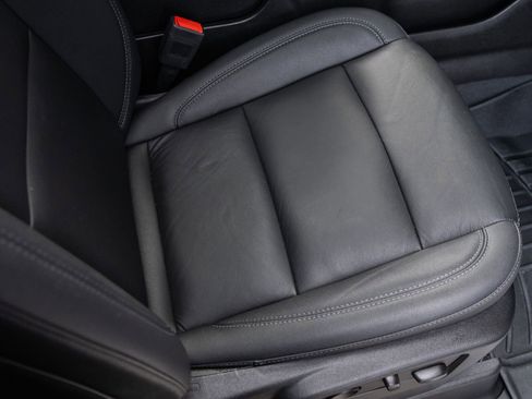 Used 2023 Chevrolet Tahoe Z71 w/ Luxury Package image 42