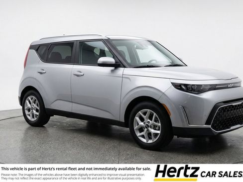 Used 2025 Kia Soul LX w/ LX Technology Package FWD image 1