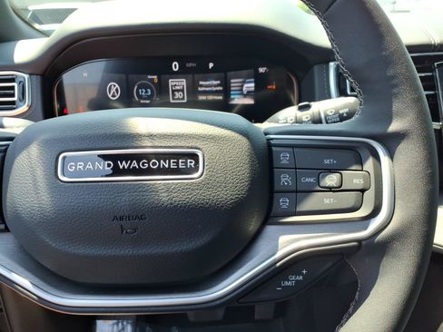 Used 2026 Jeep Grand Wagoneer Limited AWD/4WD image 25
