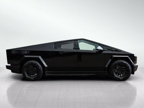 Used 2024 Tesla Cybertruck AWD Crew Cab image 6