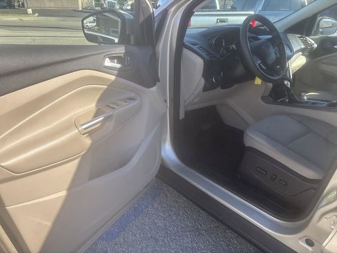 Used 2018 Ford Escape SE image 7