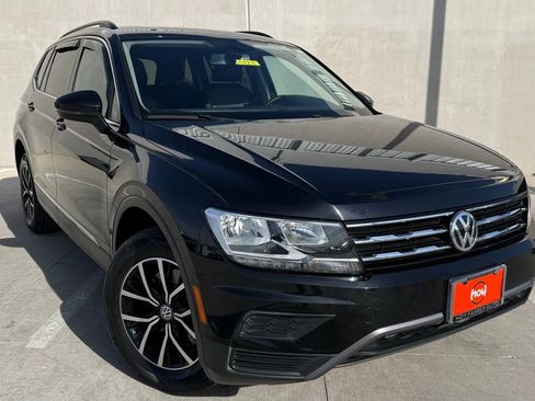 Used 2021 Volkswagen Tiguan SE w/ Panoramic Sunroof Package image 1