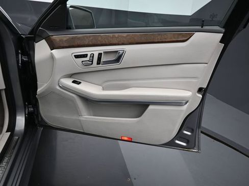Used 2015 Mercedes-Benz E 350 4MATIC Wagon image 41