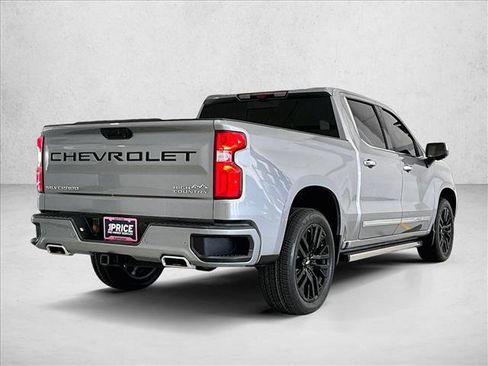 Used 2025 Chevrolet Silverado 1500 High Country w/ Technology Package RWD image 2