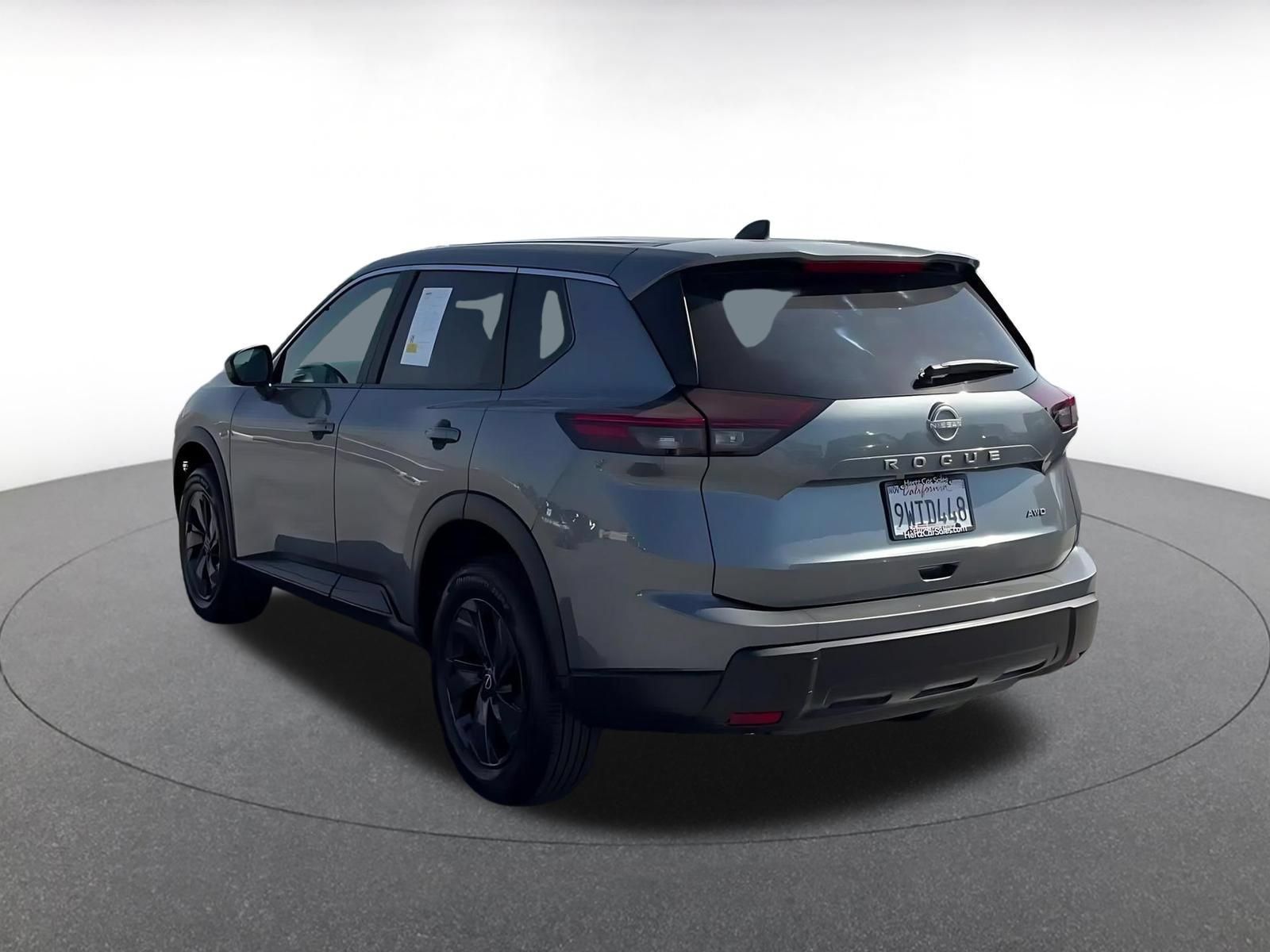 Used 2026 Nissan Rogue SV AWD/4WD image 10