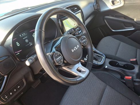 Used 2024 Kia Soul EX FWD image 31