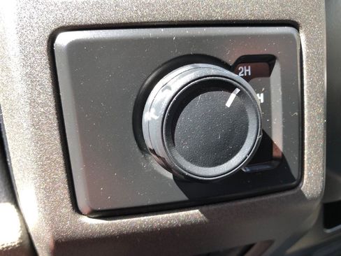 Used 2019 Ford F250 XL w/ Snow Plow Prep Package AWD/4WD image 32