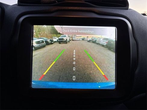 Used 2022 Jeep Renegade Sport image 24