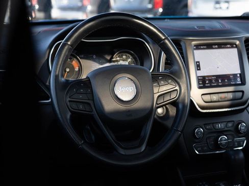 Used 2021 Jeep Cherokee Trailhawk w/ Sun, Sound & Nav Group image 8