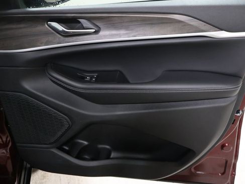 New 2026 Jeep Grand Cherokee Altitude AWD/4WD image 19