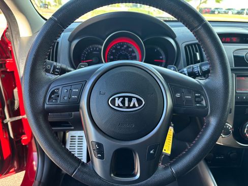 Used 2011 Kia Forte SX image 12