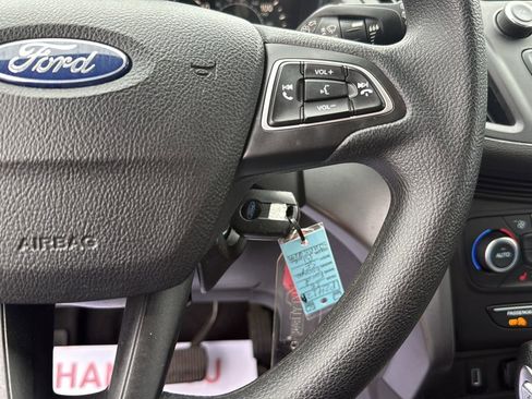 Used 2018 Ford Escape SE image 16