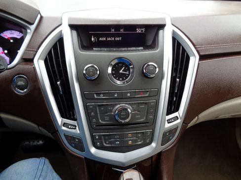 Used 2011 Cadillac SRX Luxury image 16
