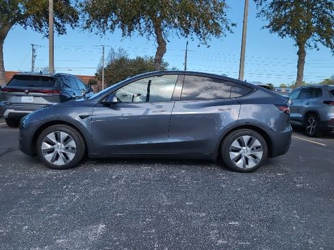 Used 2023 Tesla Model Y Long Range image 3