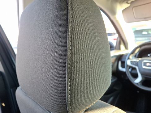 Used 2020 GMC Terrain SLE image 13