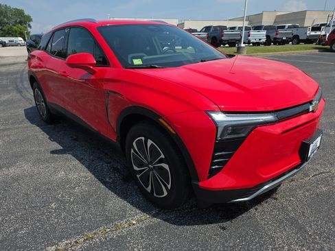 Used 2024 Chevrolet Blazer EV LT AWD/4WD image 2