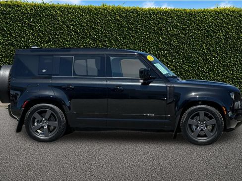 Used 2024 Land Rover Defender 110 X-Dynamic SE AWD/4WD image 3